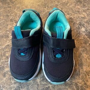Cat & Jack Toddler Sneaker Sz 7